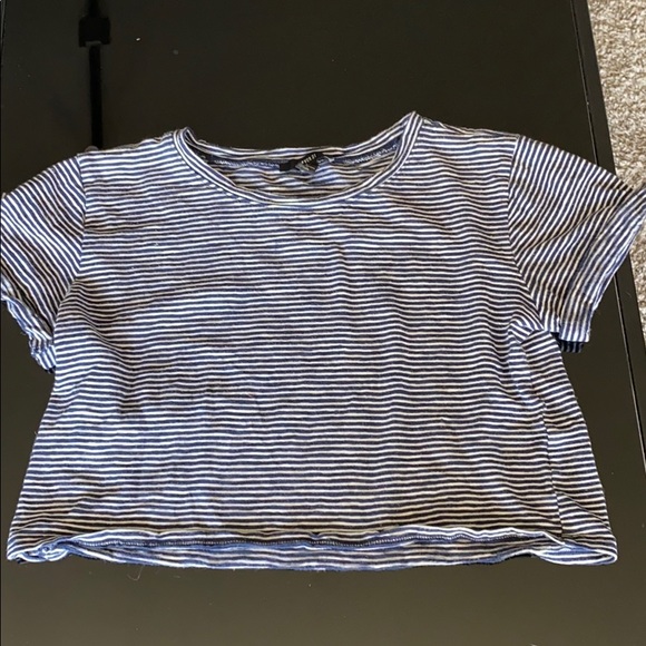 Blue and white striped cropped t shirt - Picture 1 of 3
